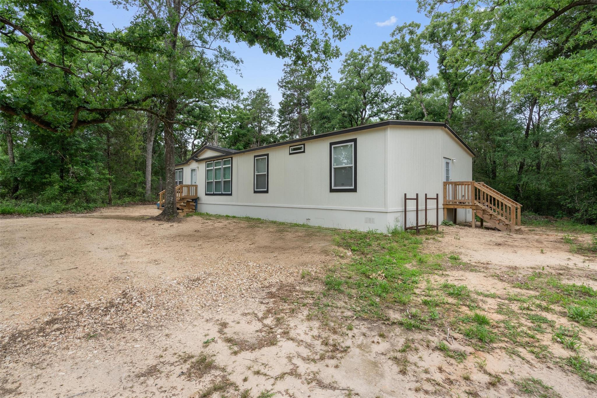 1735 CR C Rd, Lexington, TX 78947