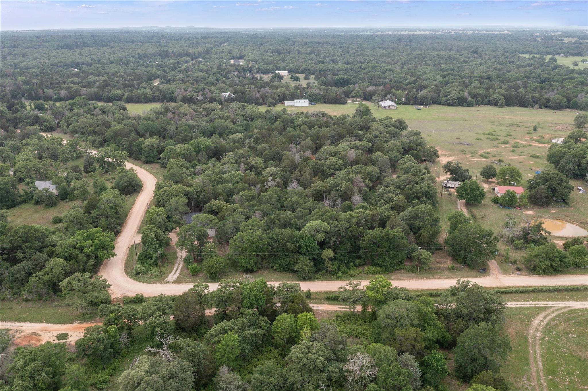 1735 CR C Rd, Lexington, TX 78947