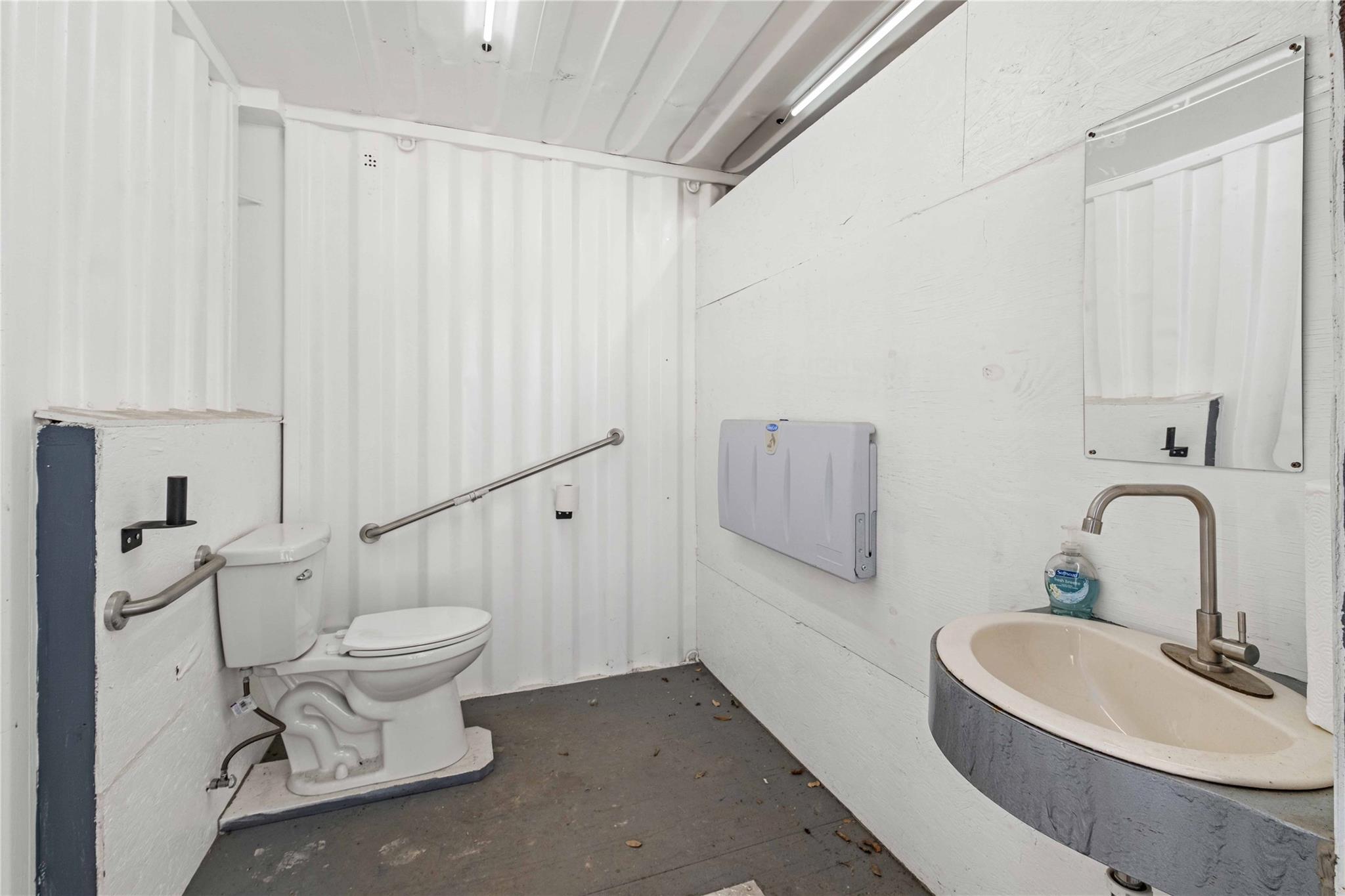 7080 W Highway 290, Dripping Springs, TX 78620