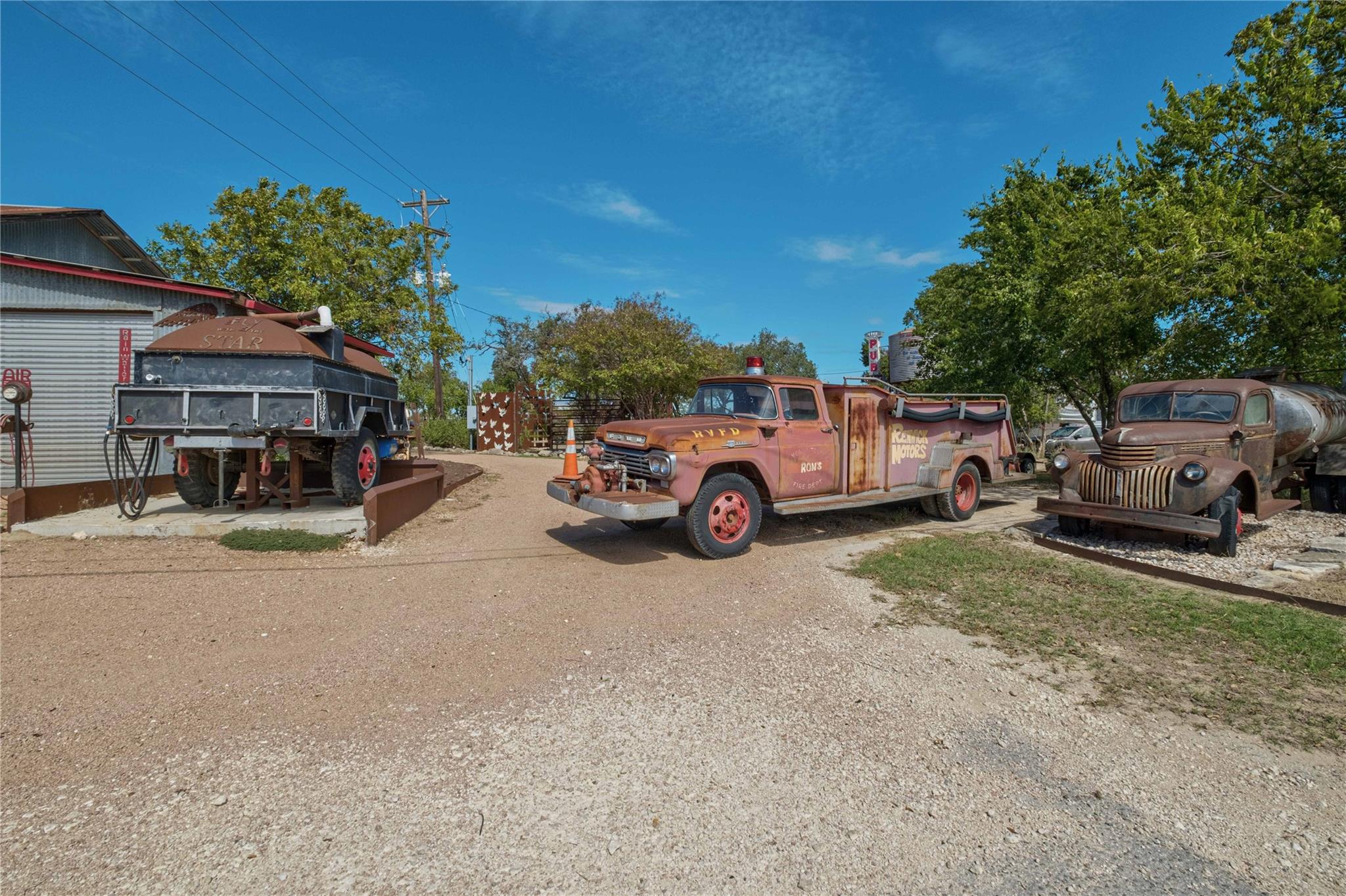 7080 W Highway 290, Dripping Springs, TX 78620