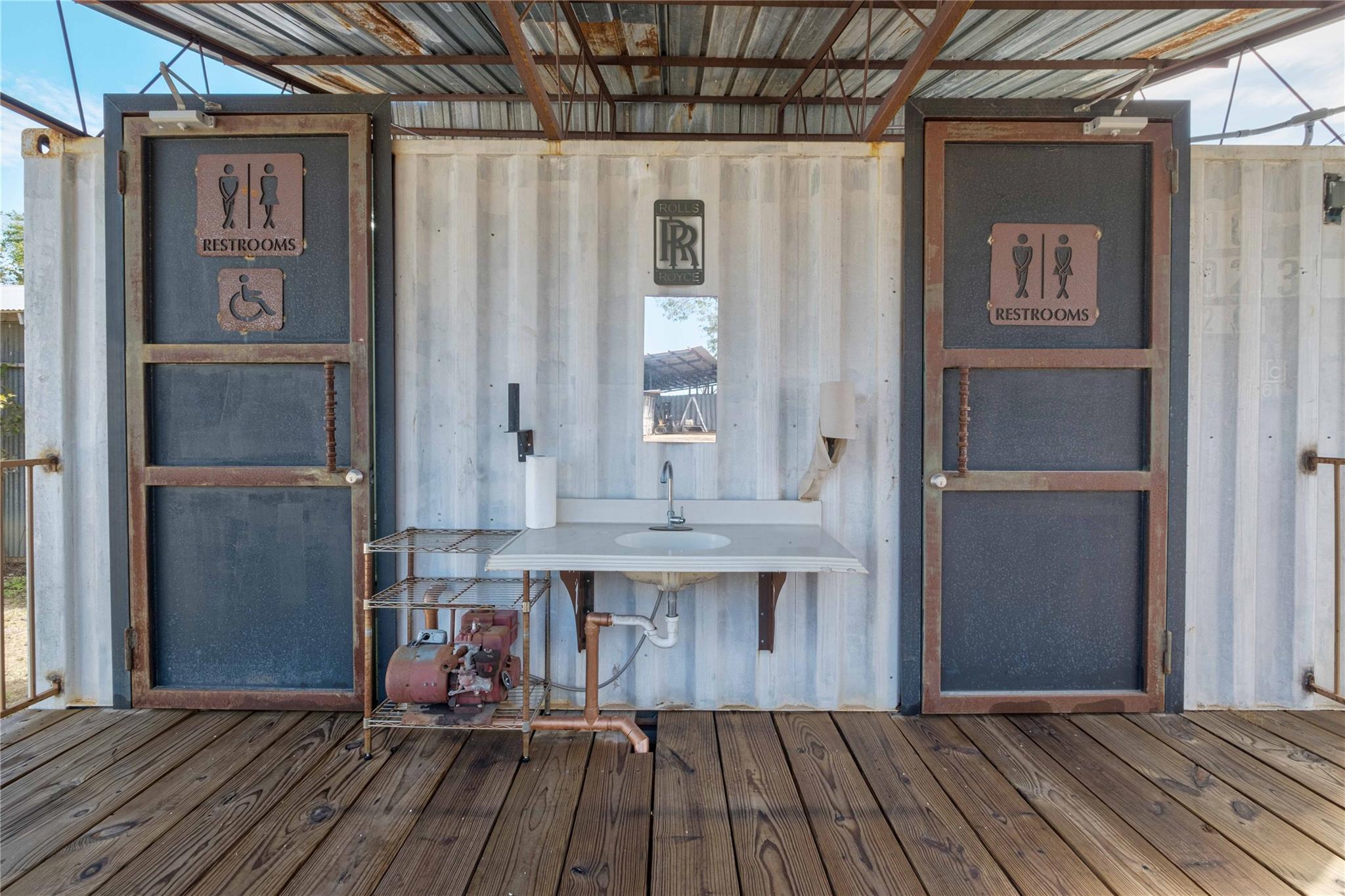 7080 W Highway 290, Dripping Springs, TX 78620