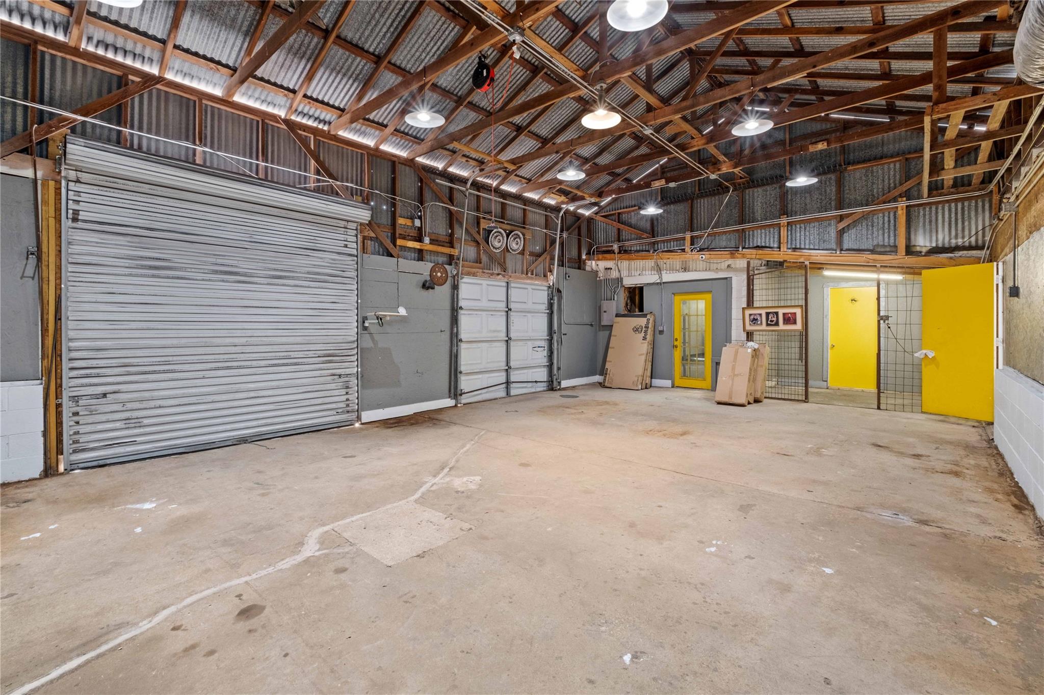 7080 W Highway 290, Dripping Springs, TX 78620