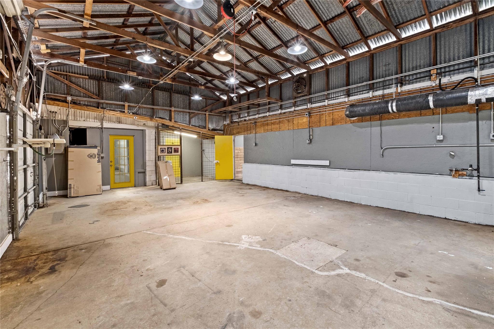 7080 W Highway 290, Dripping Springs, TX 78620