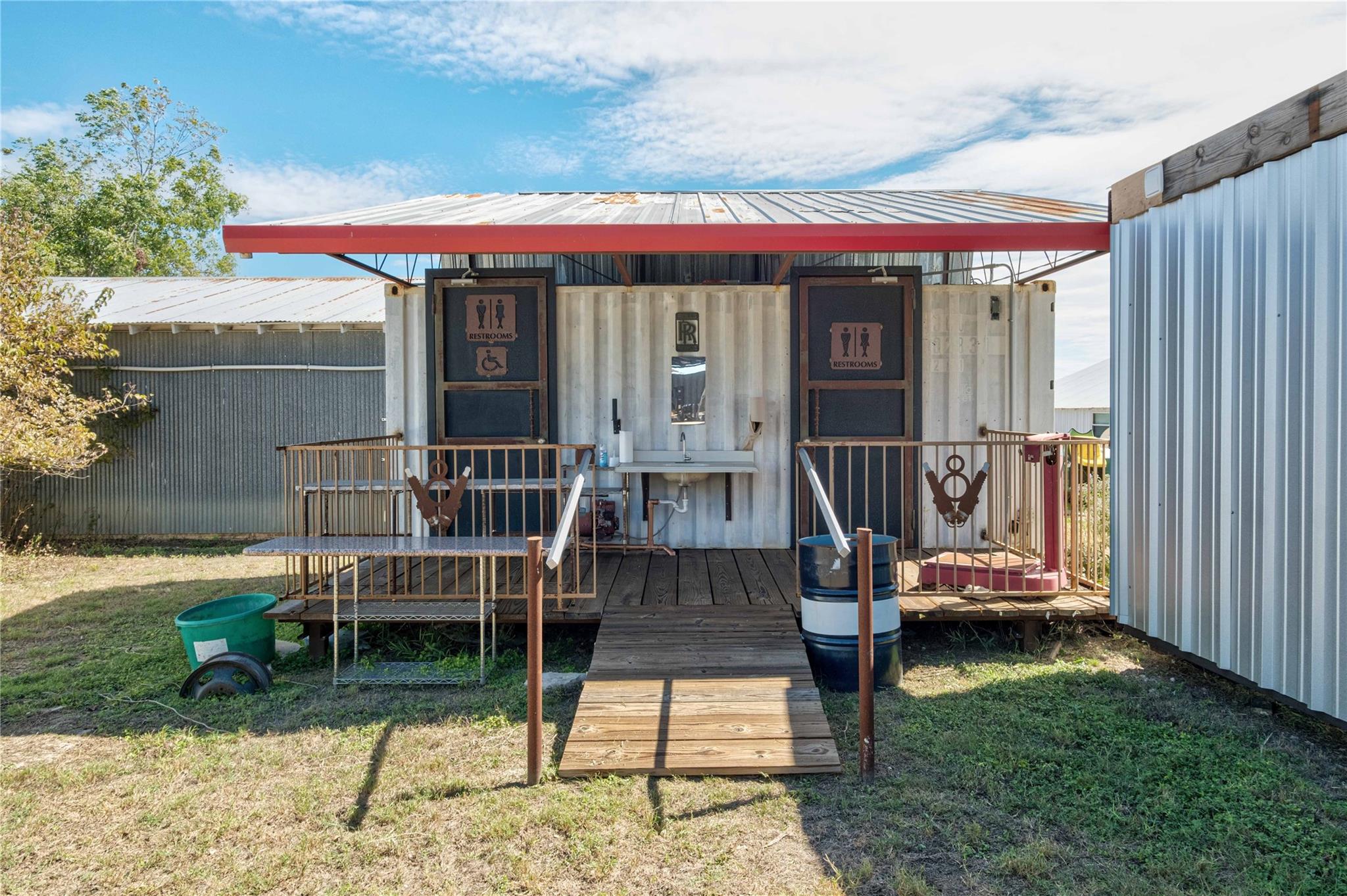 7080 W Highway 290, Dripping Springs, TX 78620