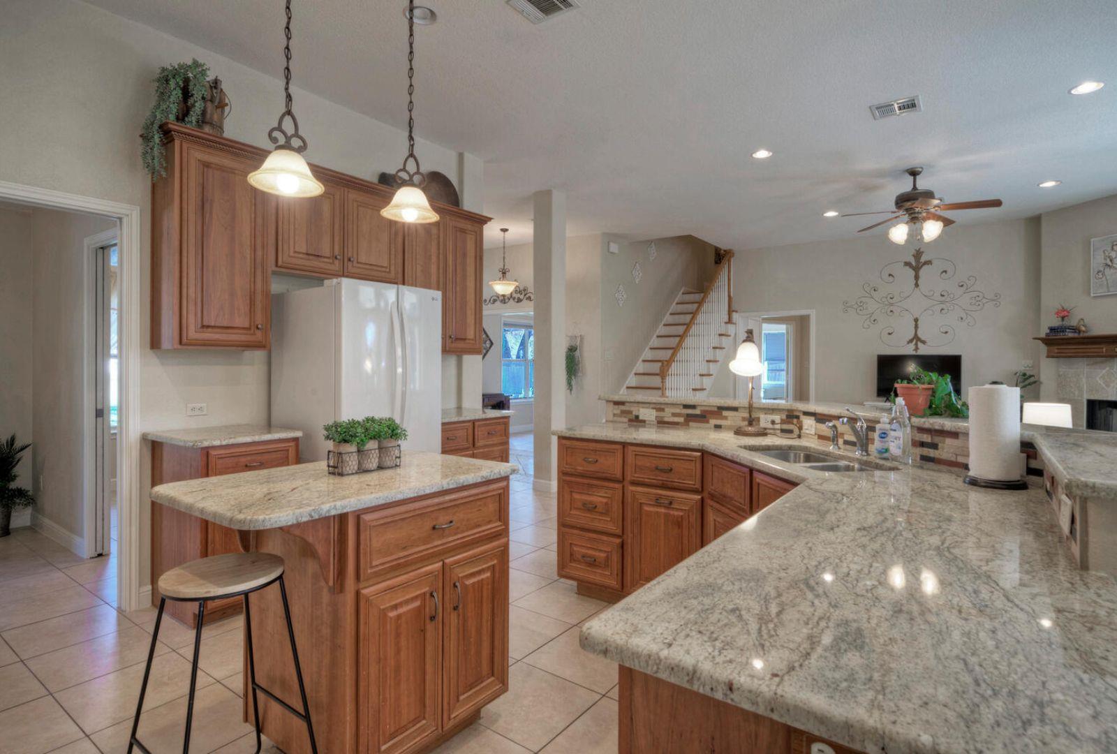 3701 Del Robles Dr, Austin, TX 78727