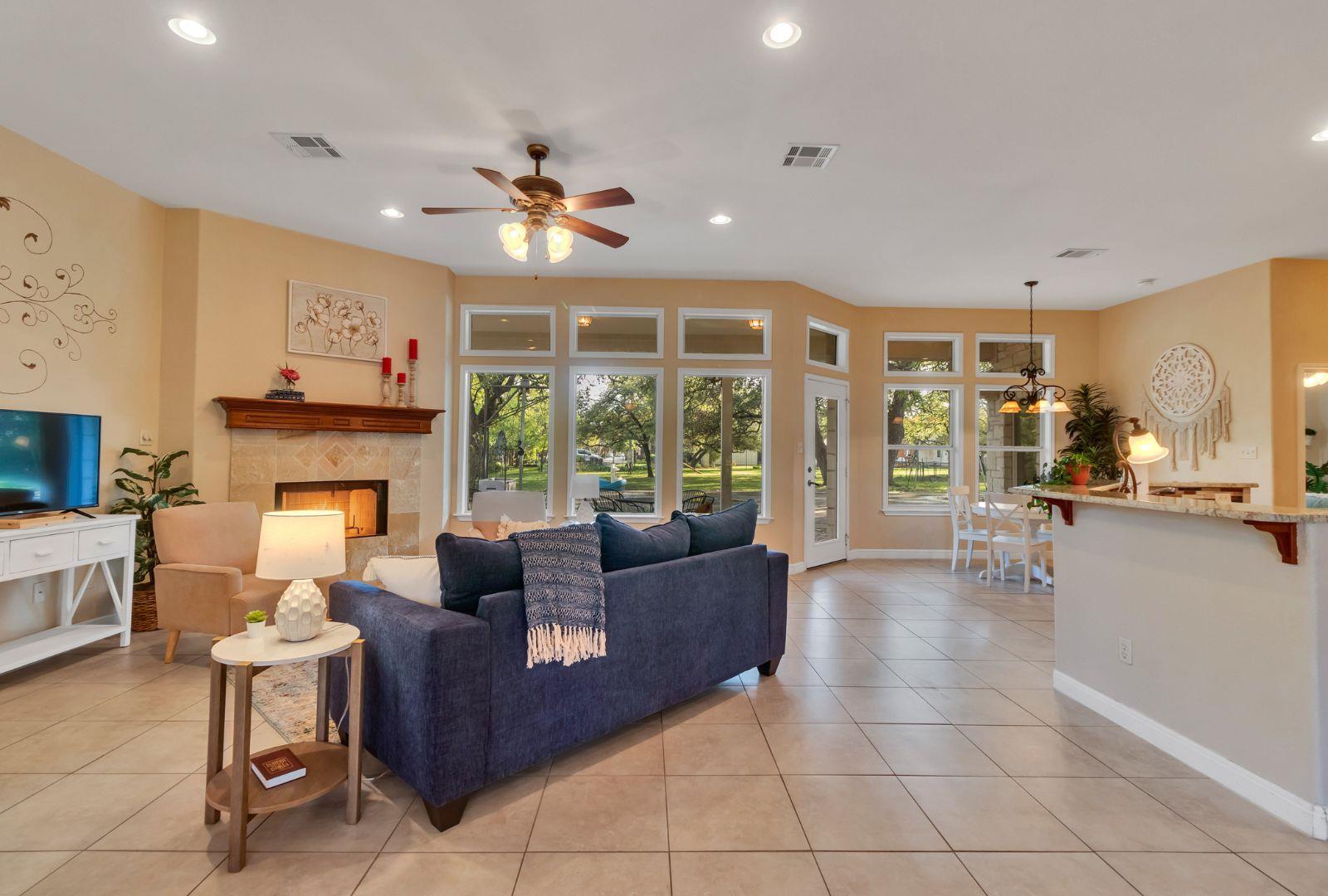 3701 Del Robles Dr, Austin, TX 78727