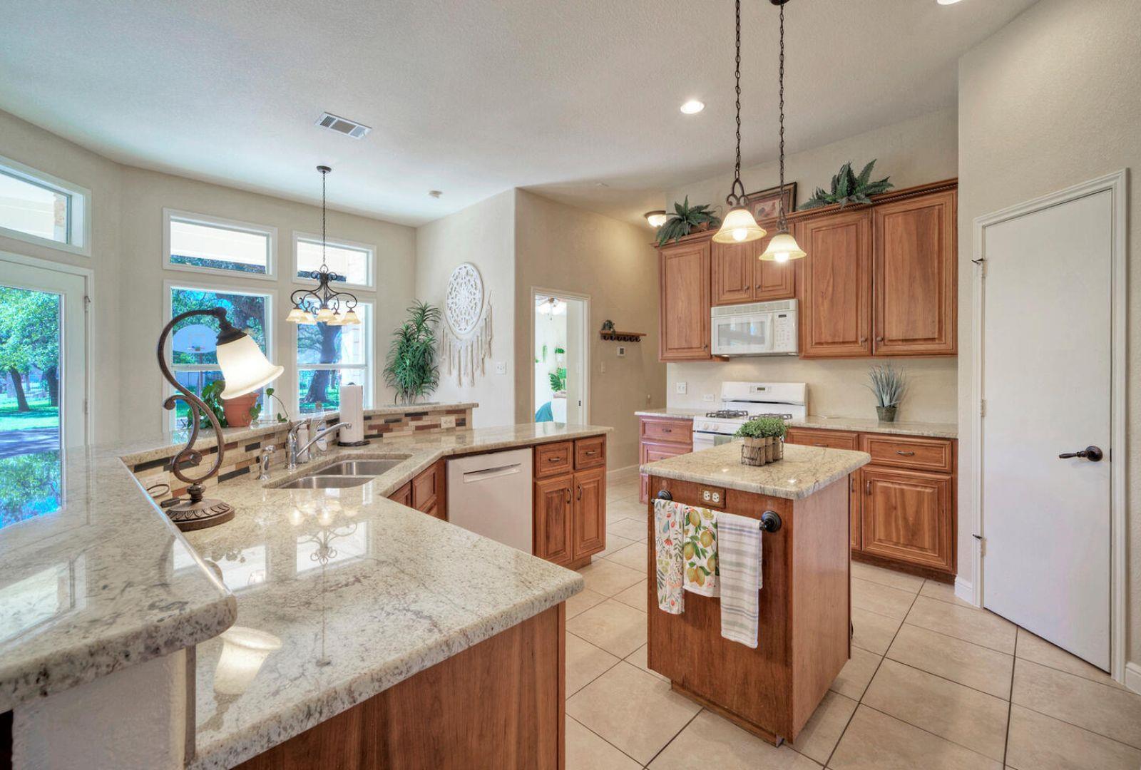 3701 Del Robles Dr, Austin, TX 78727