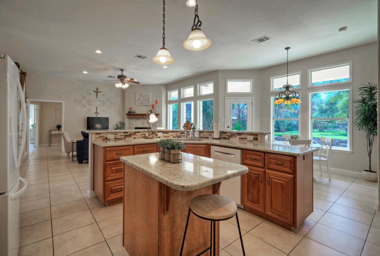 3701 Del Robles Dr, Austin, TX 78727