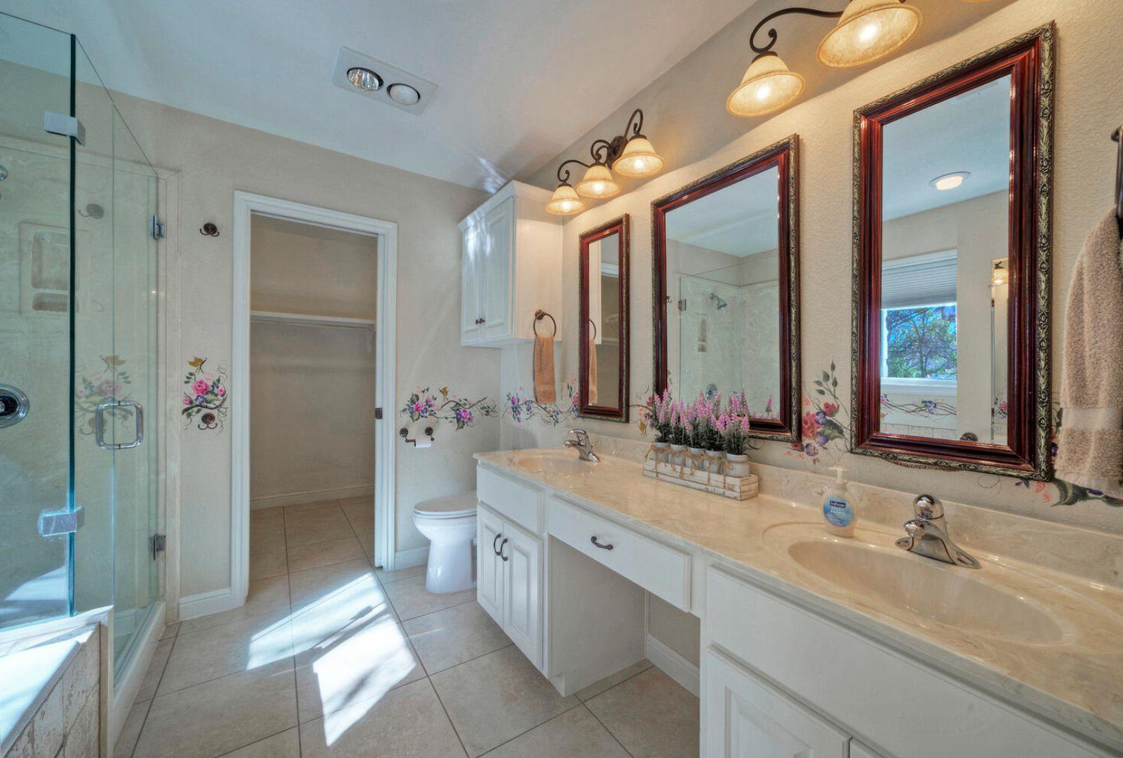 3701 Del Robles Dr, Austin, TX 78727