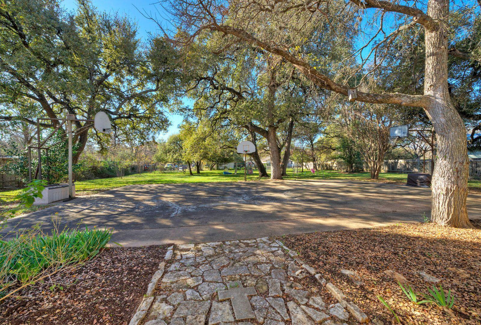 3701 Del Robles Dr, Austin, TX 78727