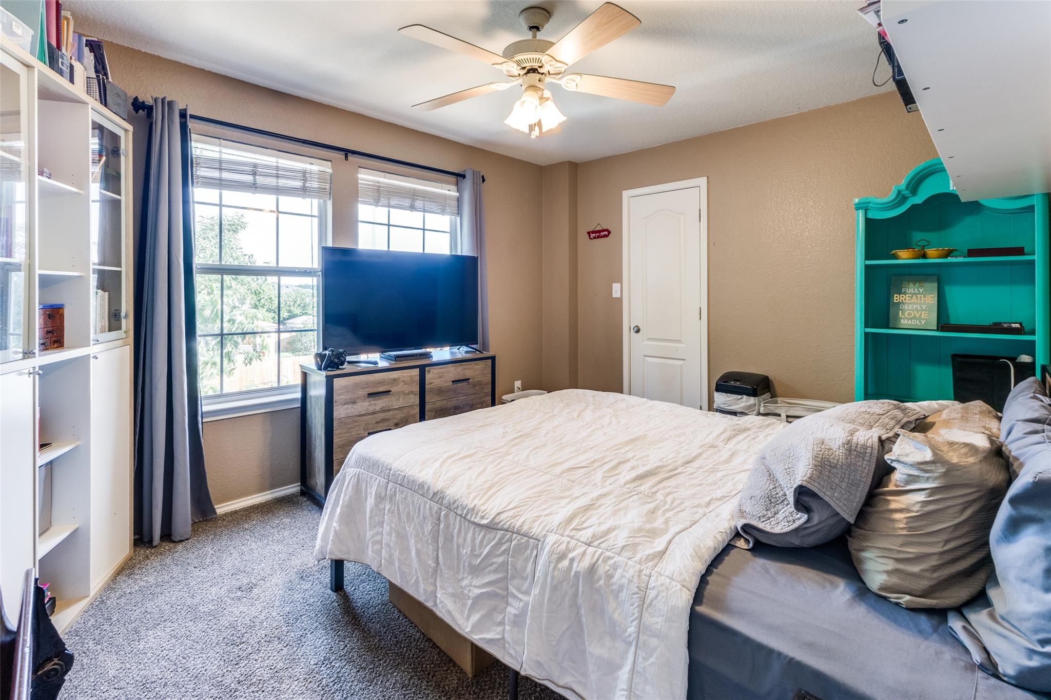 490 Holly Grove St, Kyle, TX 78640