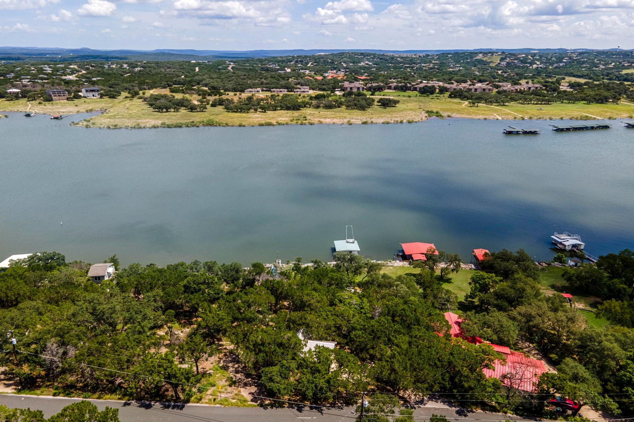 20926 W Lakeshore Dr, Spicewood, TX 78669
