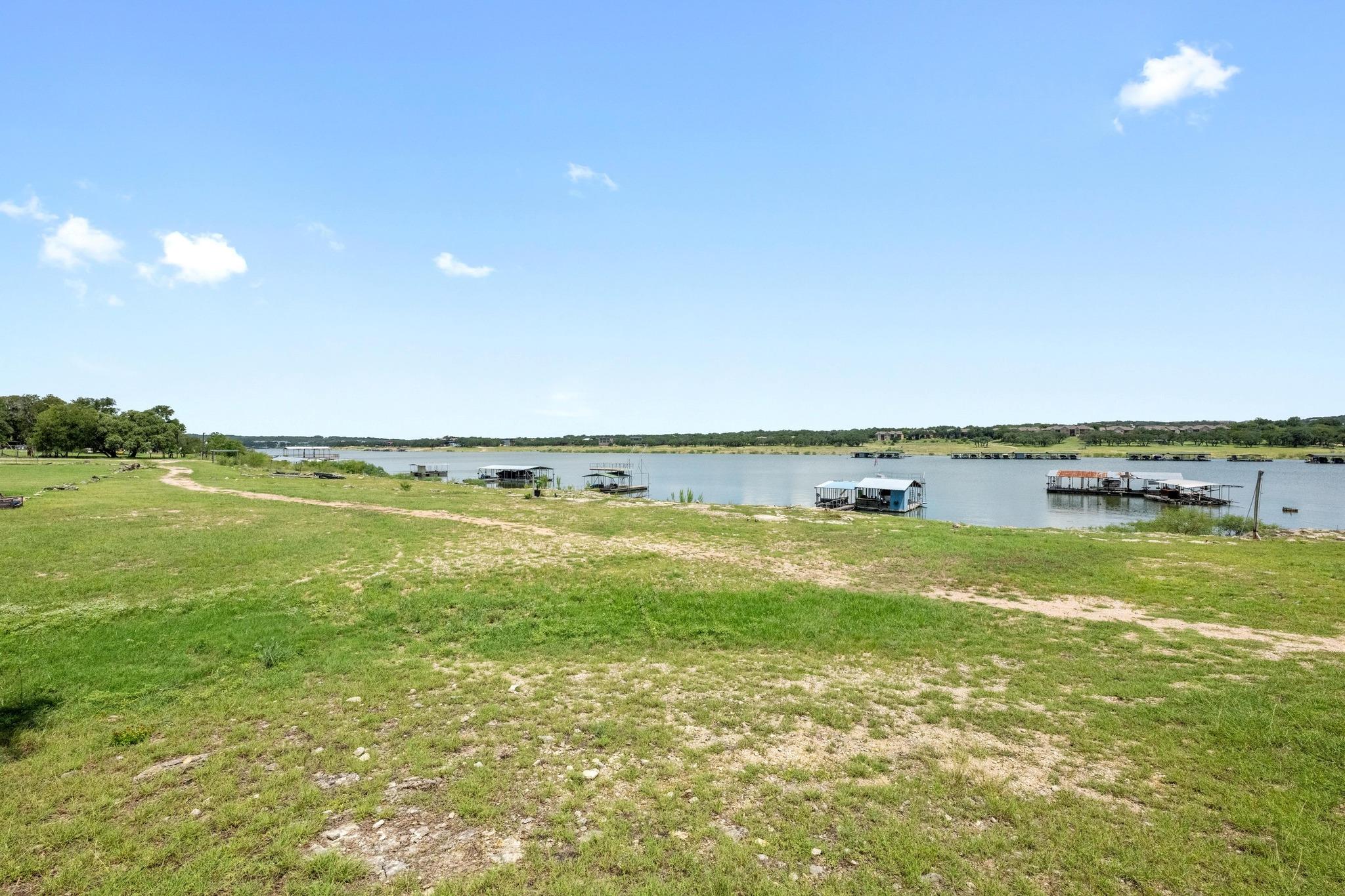 20926 W Lakeshore Dr, Spicewood, TX 78669