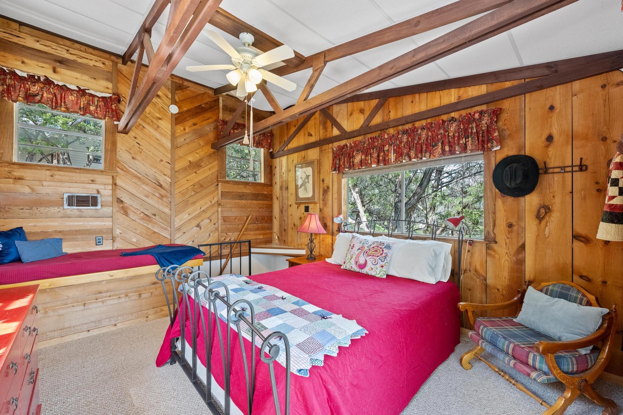 20926 W Lakeshore Dr, Spicewood, TX 78669