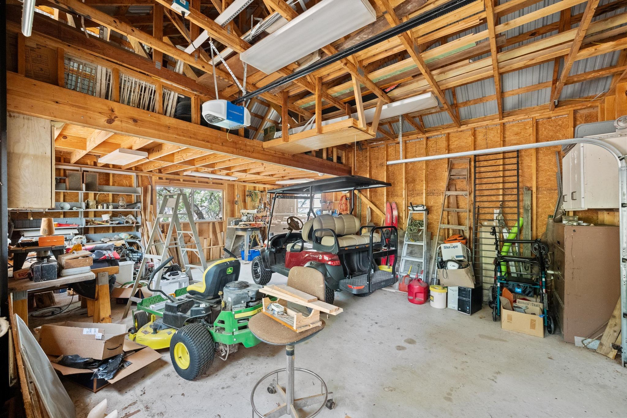 20926 W Lakeshore Dr, Spicewood, TX 78669