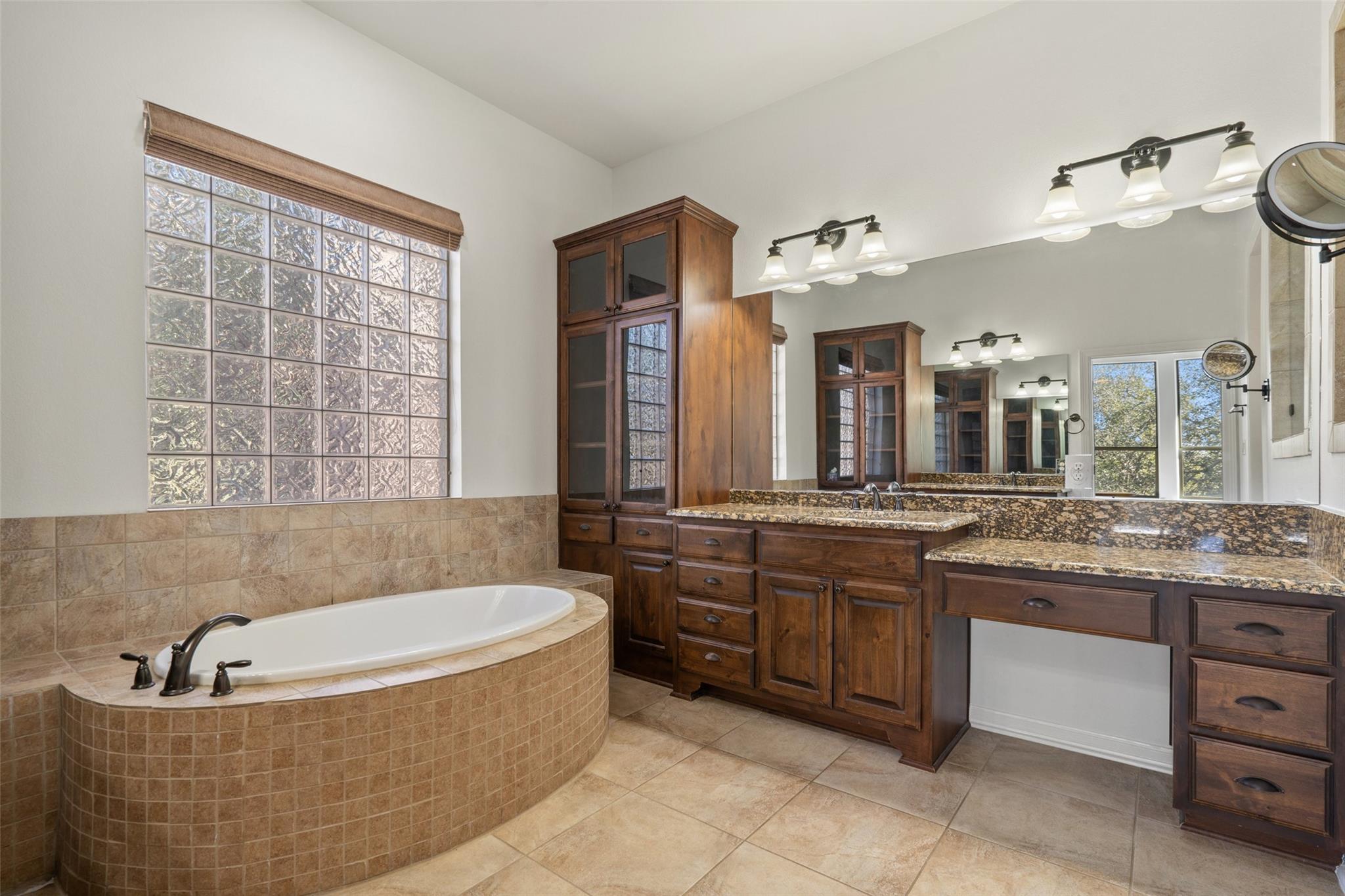172 Mirafield Ln, Austin, TX 78737