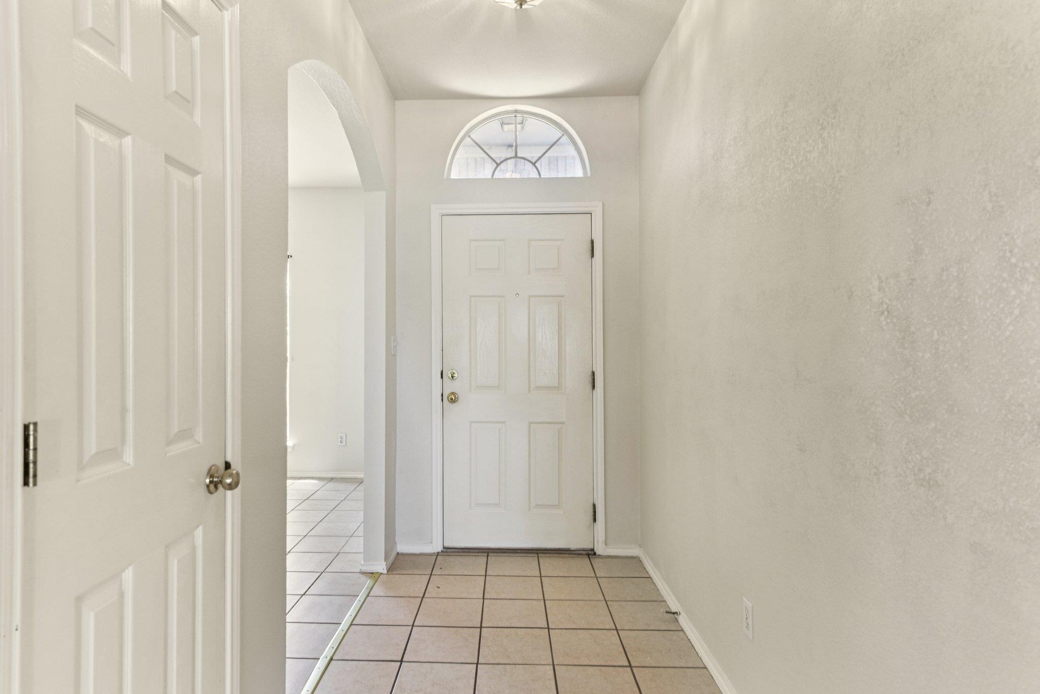 105 Guadalupe Dr, Hutto, TX 78634