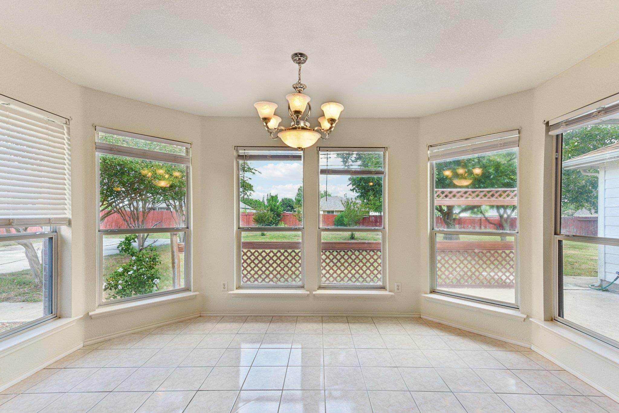 105 Guadalupe Dr, Hutto, TX 78634