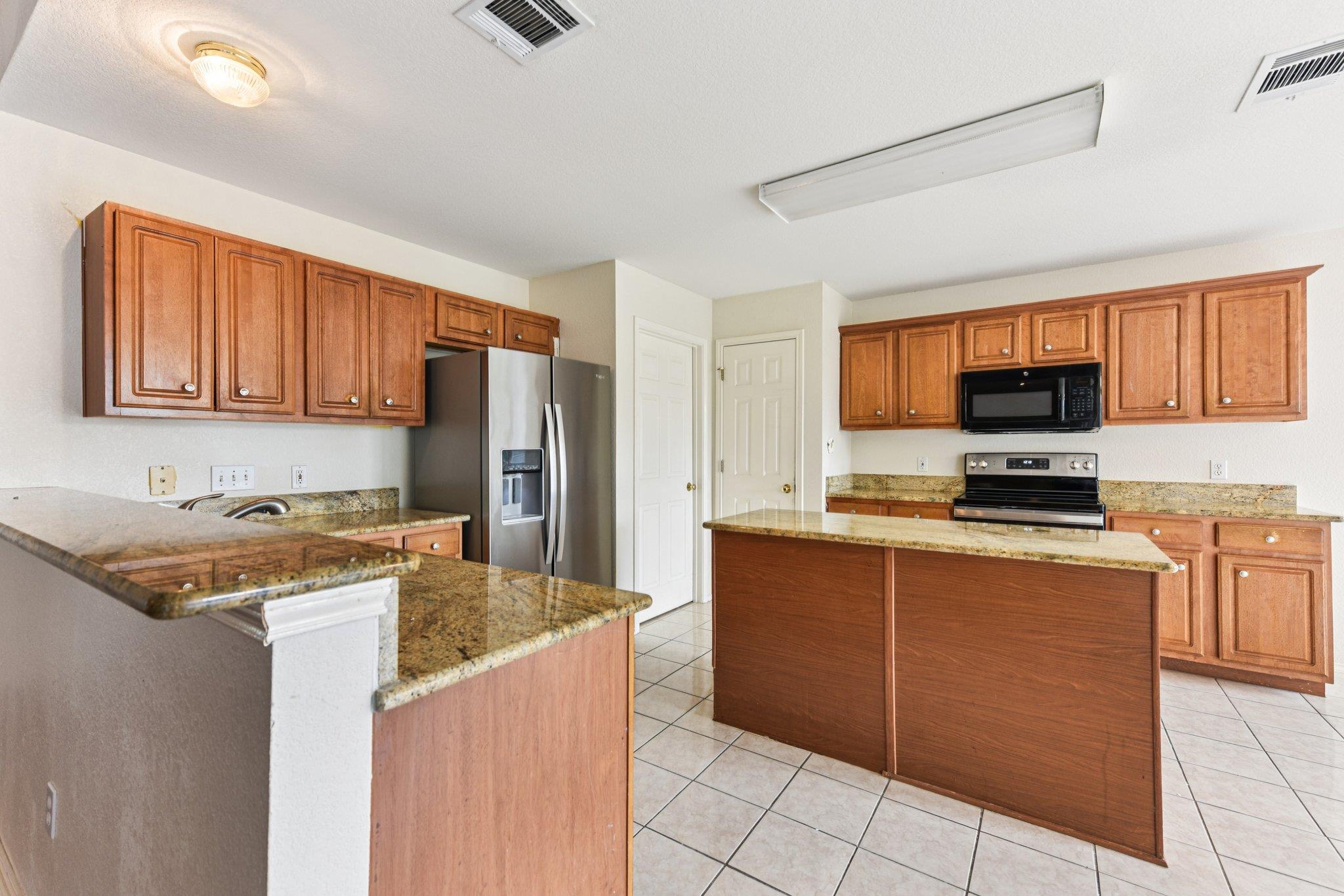 105 Guadalupe Dr, Hutto, TX 78634