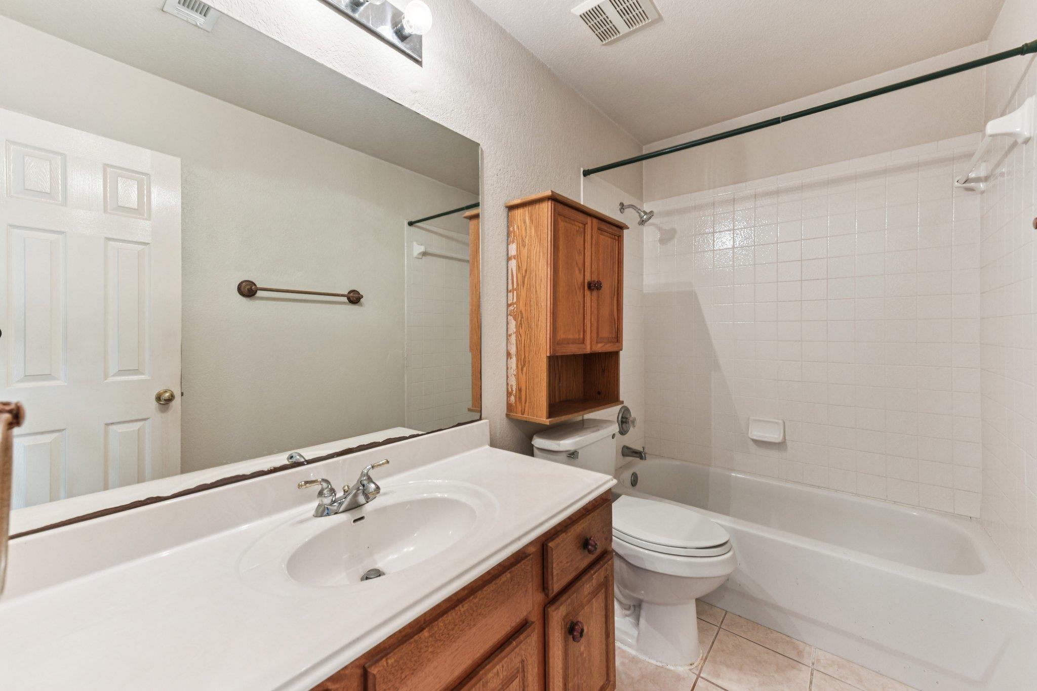 105 Guadalupe Dr, Hutto, TX 78634