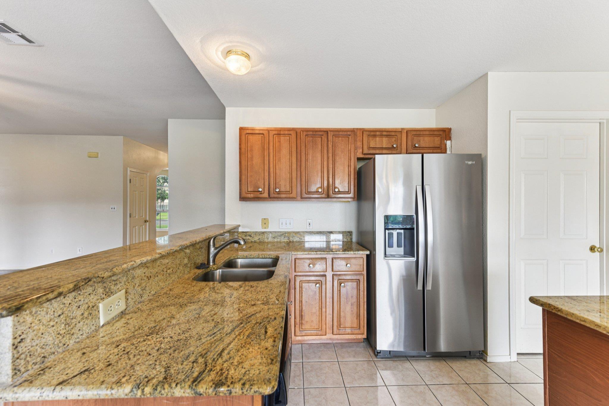 105 Guadalupe Dr, Hutto, TX 78634