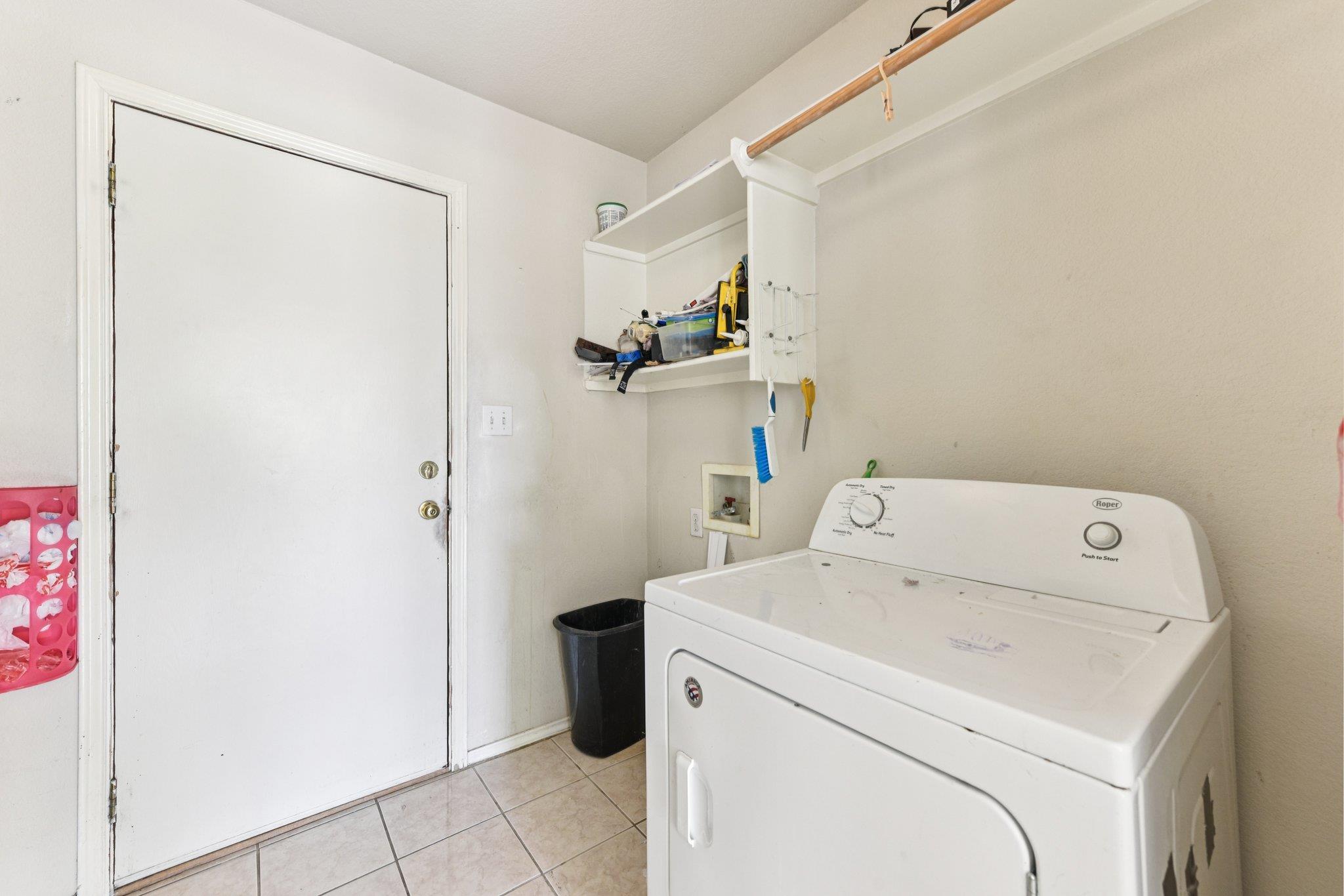 105 Guadalupe Dr, Hutto, TX 78634