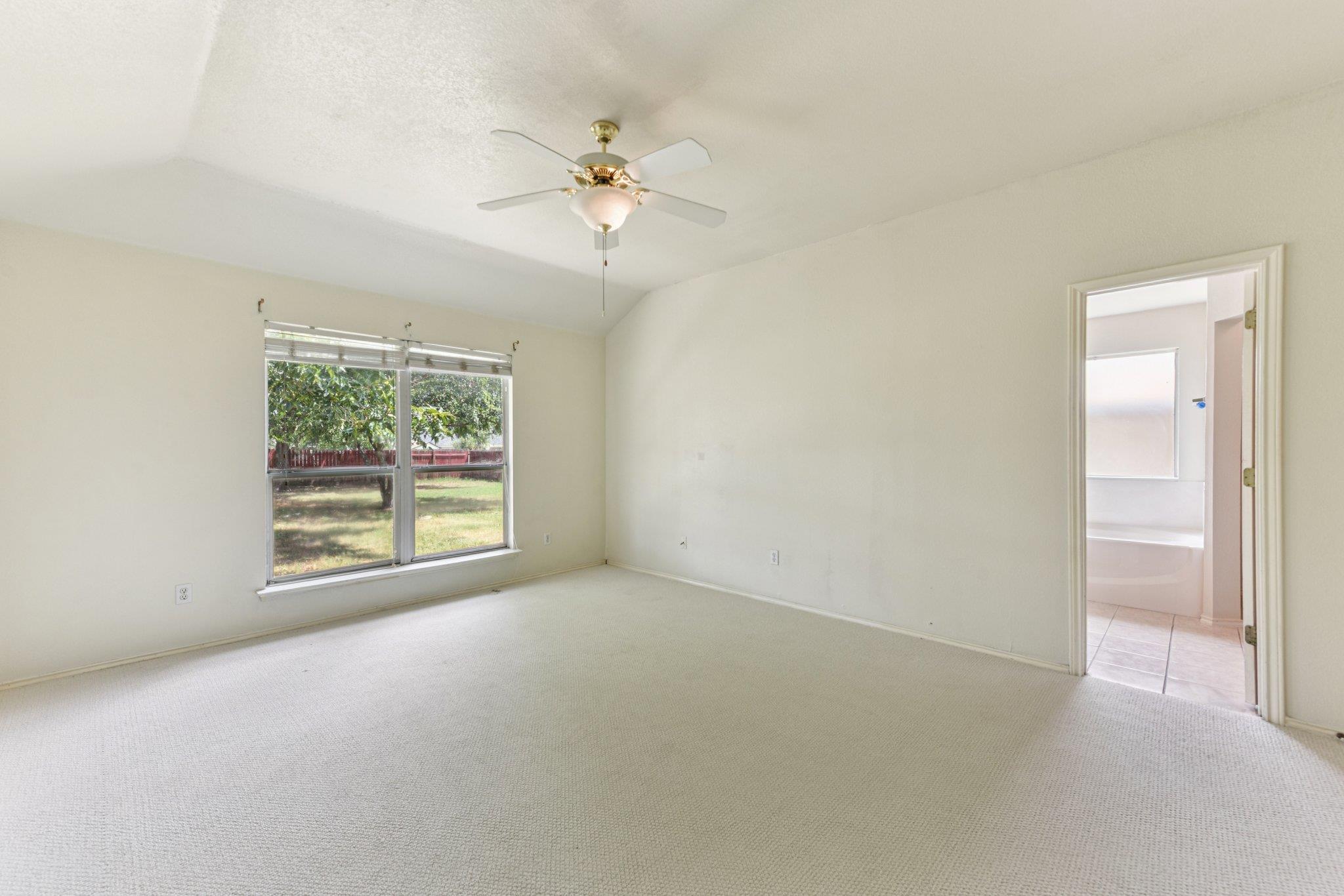 105 Guadalupe Dr, Hutto, TX 78634