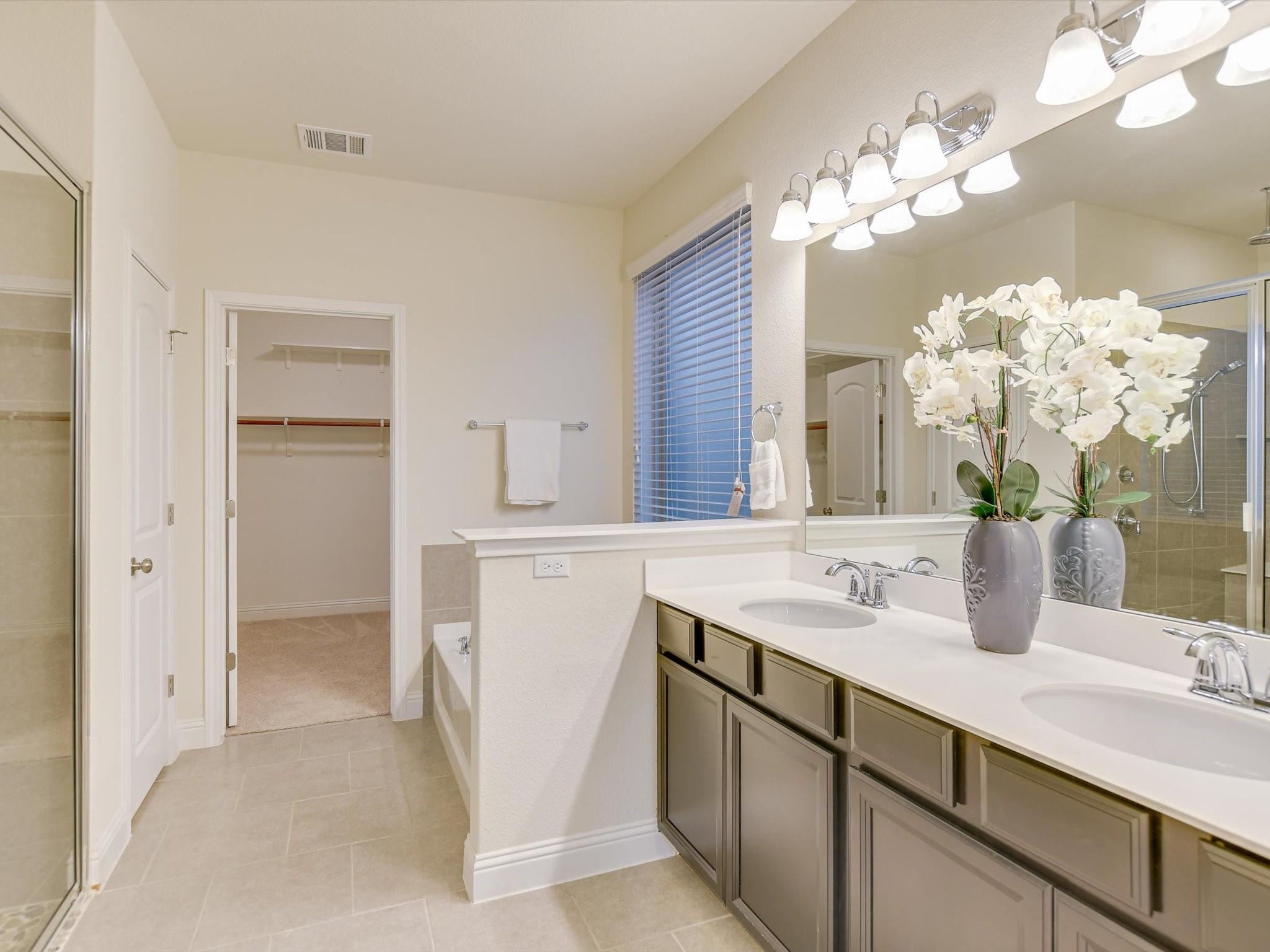 8061 Massa Dr, Round Rock, TX 78665