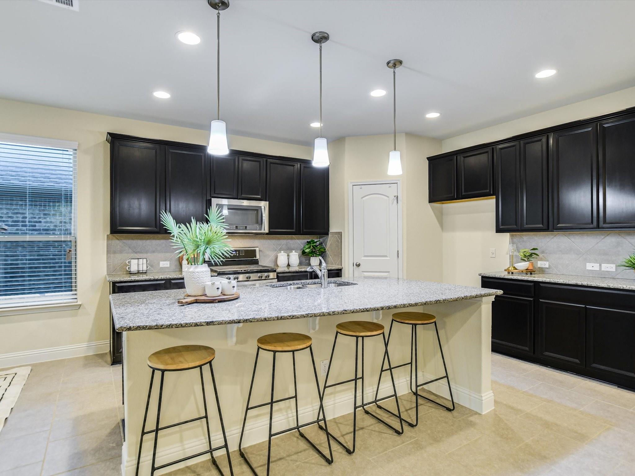 8061 Massa Dr, Round Rock, TX 78665