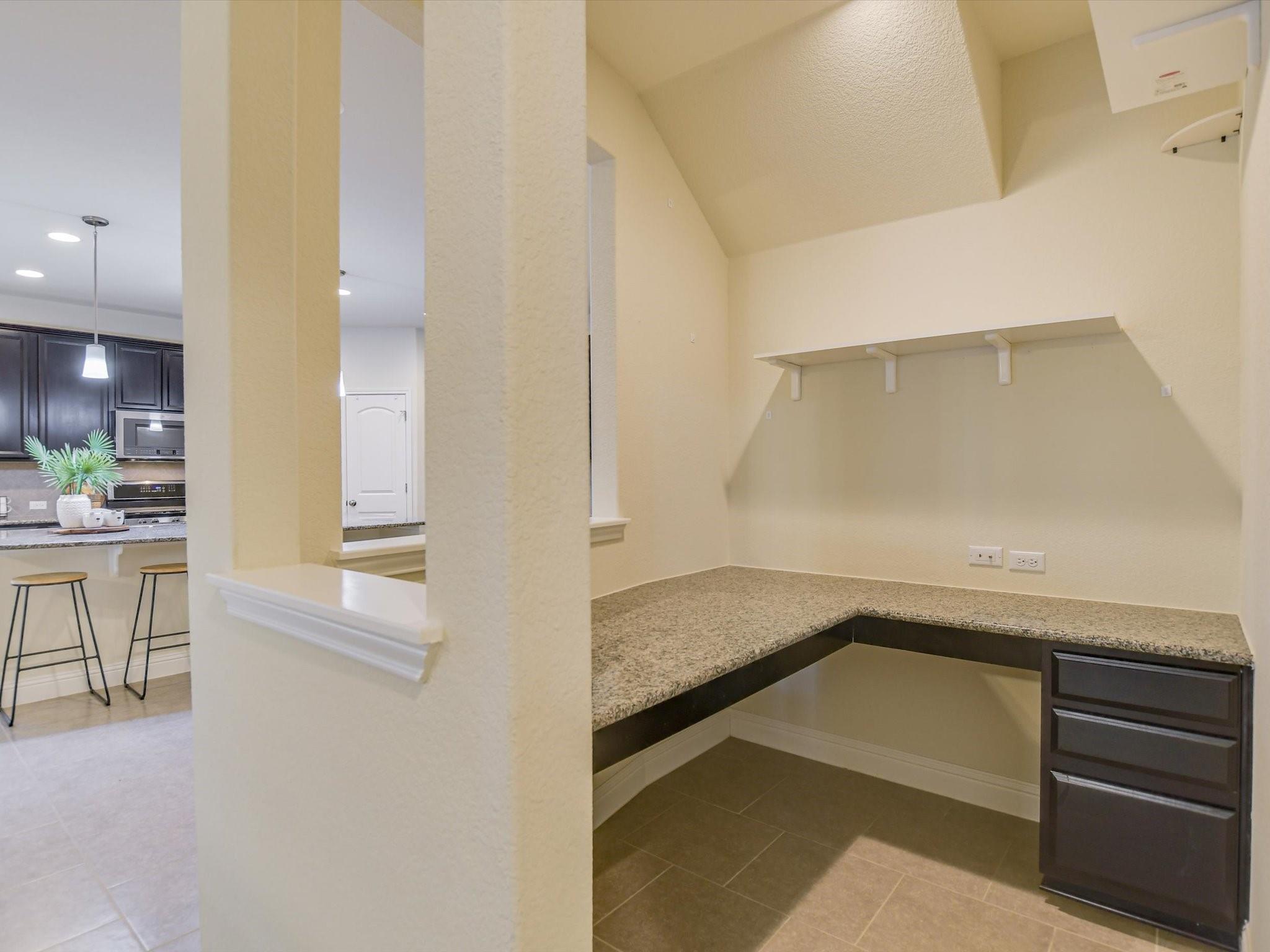 8061 Massa Dr, Round Rock, TX 78665