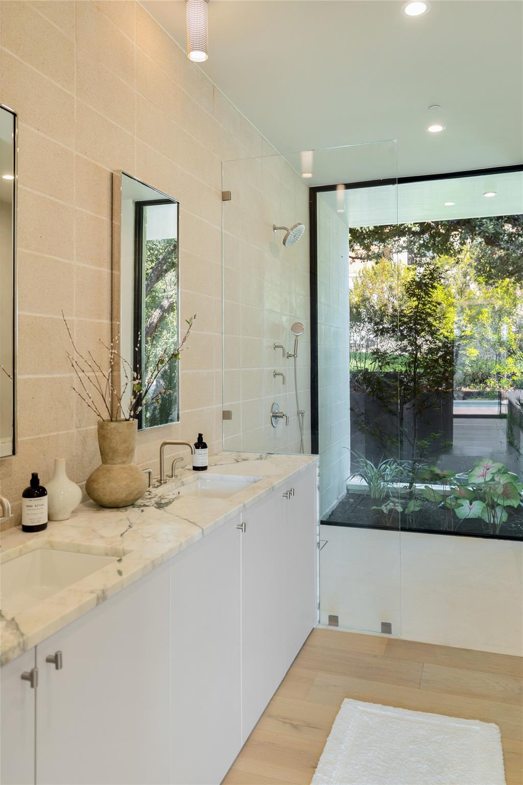 5205 Scenic View Dr, Austin, TX 78746