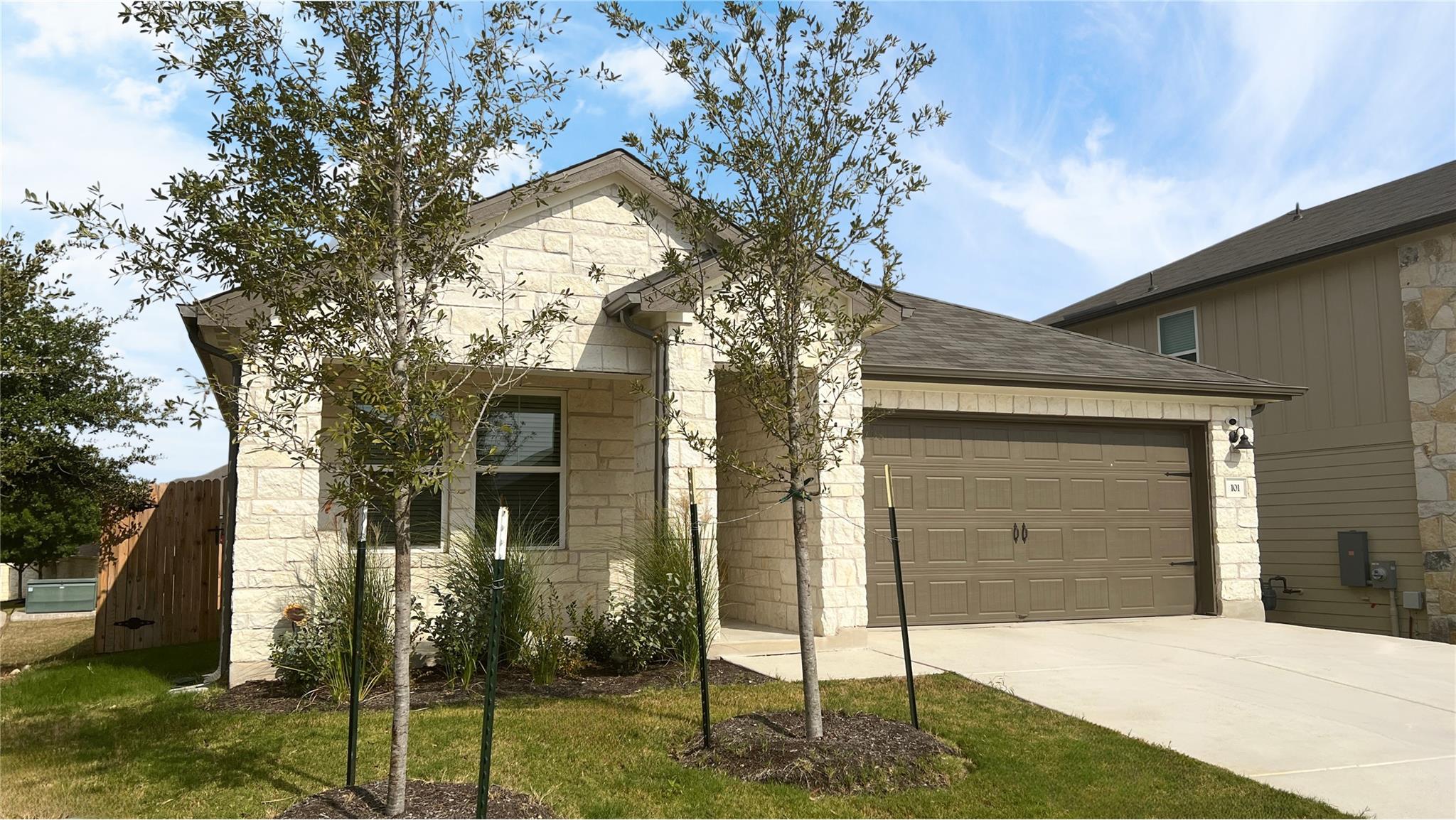 101 Stellar Wind Dr, Georgetown, TX 78628