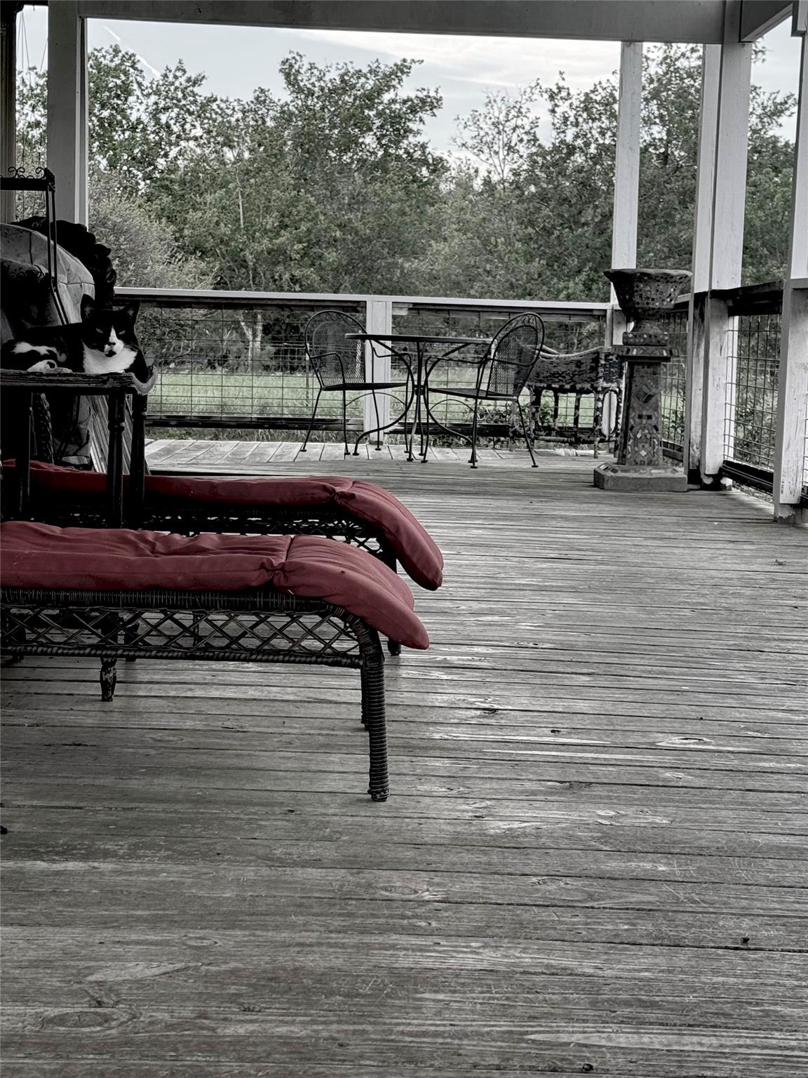 674 County Road 447, Waelder, TX 78959