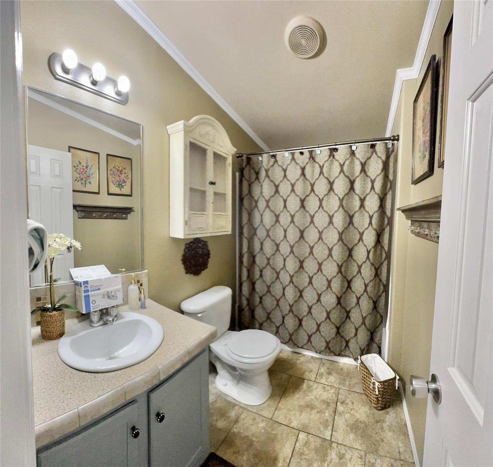 674 County Road 447, Waelder, TX 78959