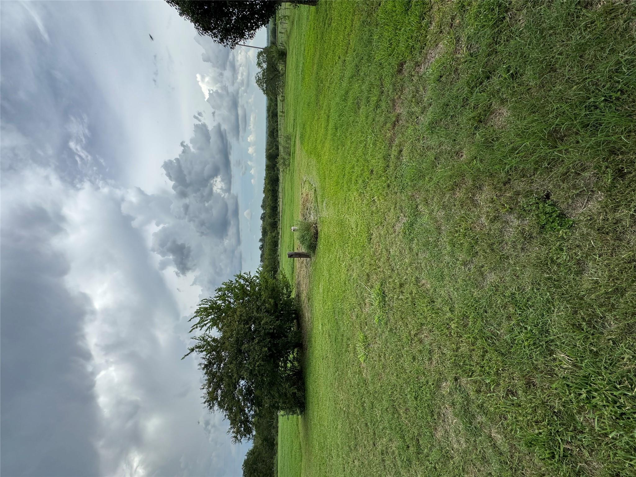 674 County Road 447, Waelder, TX 78959