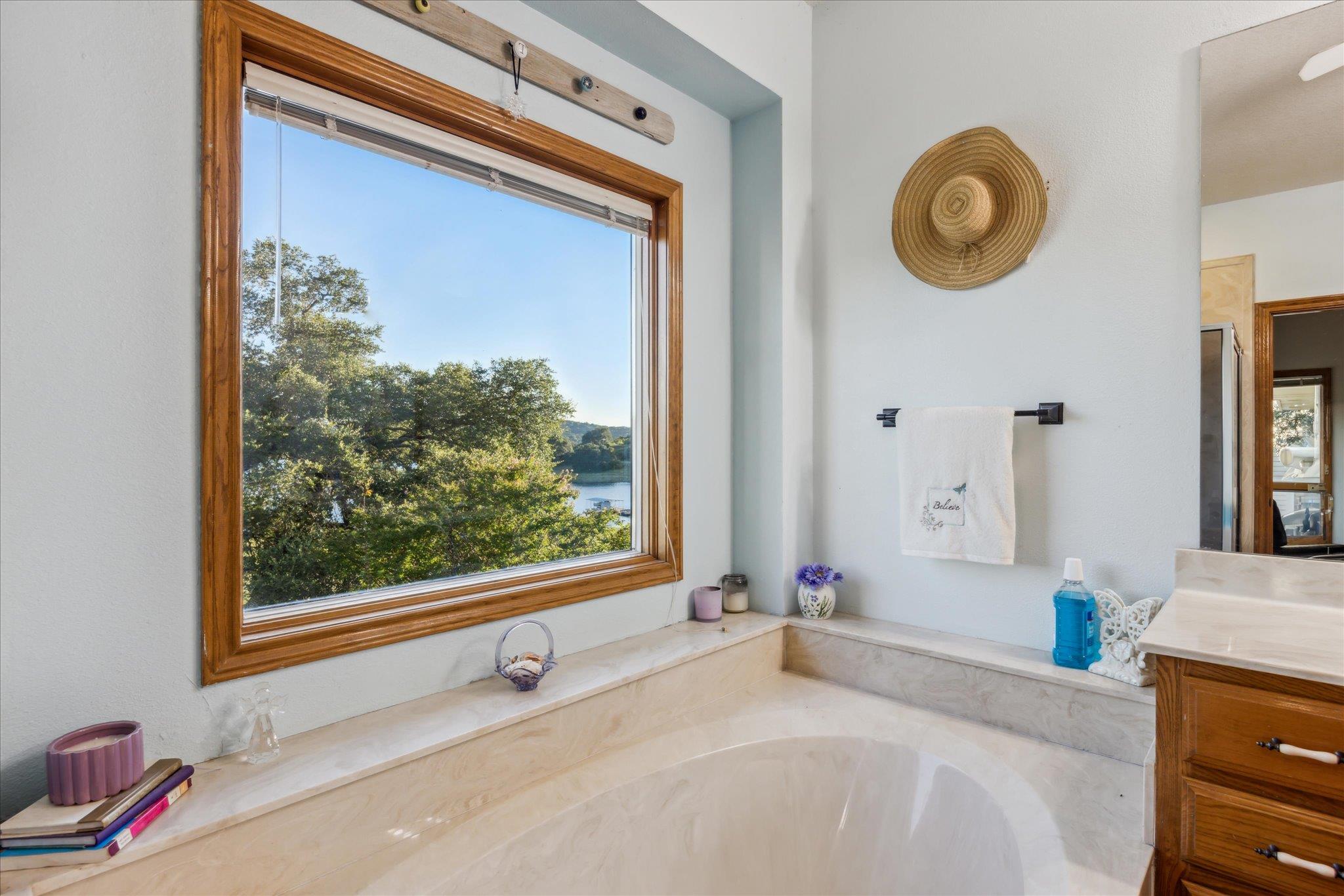 20625 Highland Lake Loop, Lago Vista, TX 78645