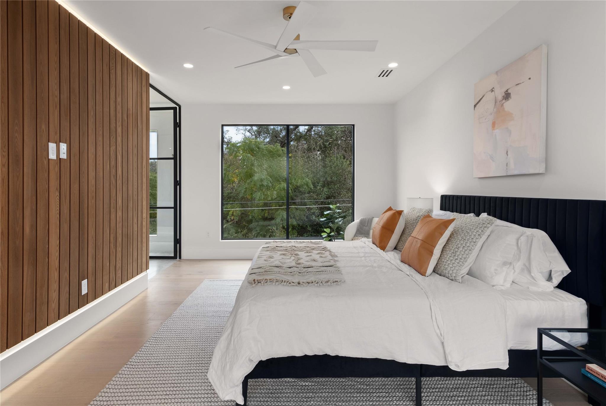 2401 Oakhaven Cir, Austin, TX 78704