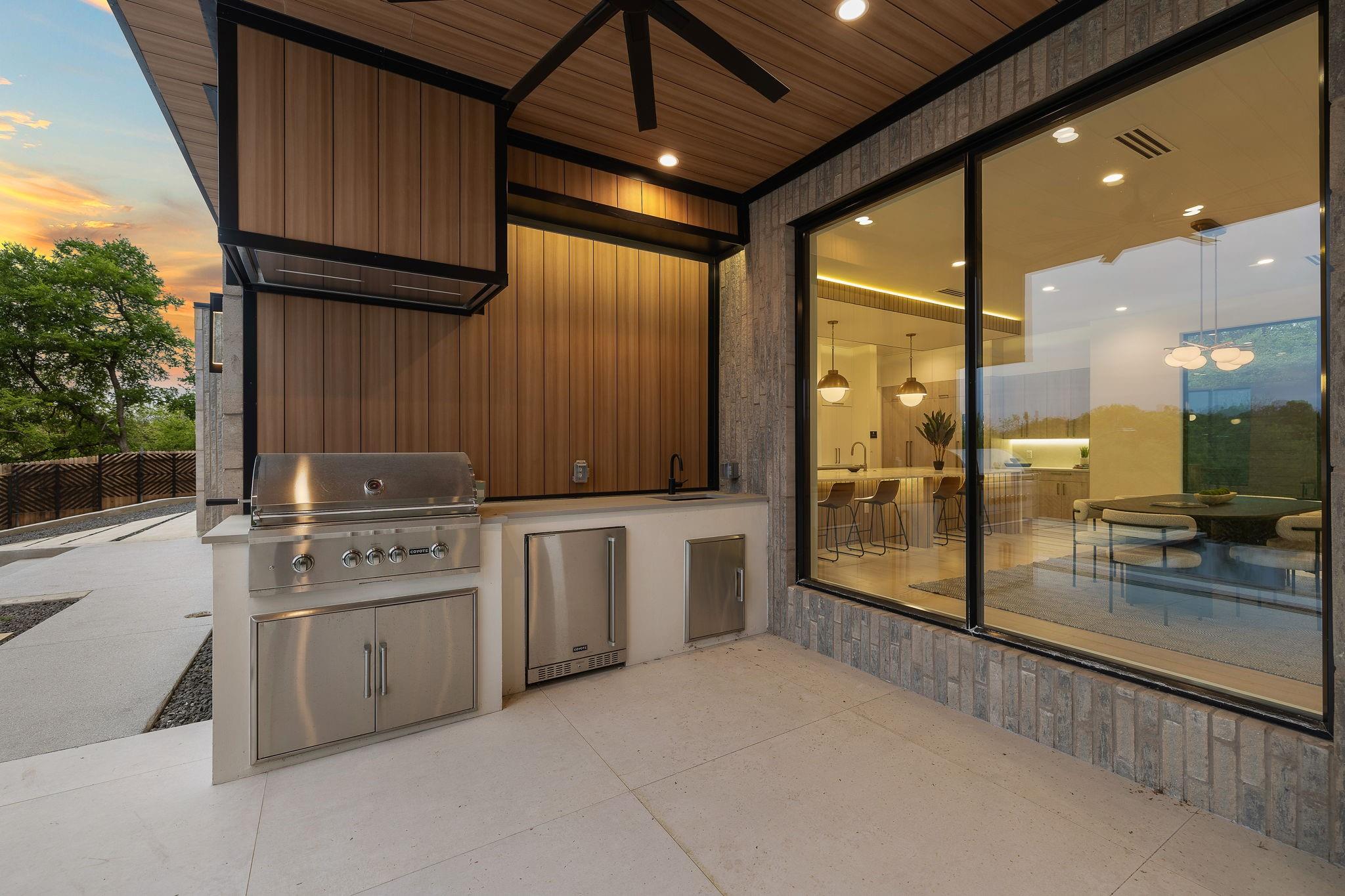 2401 Oakhaven Cir, Austin, TX 78704