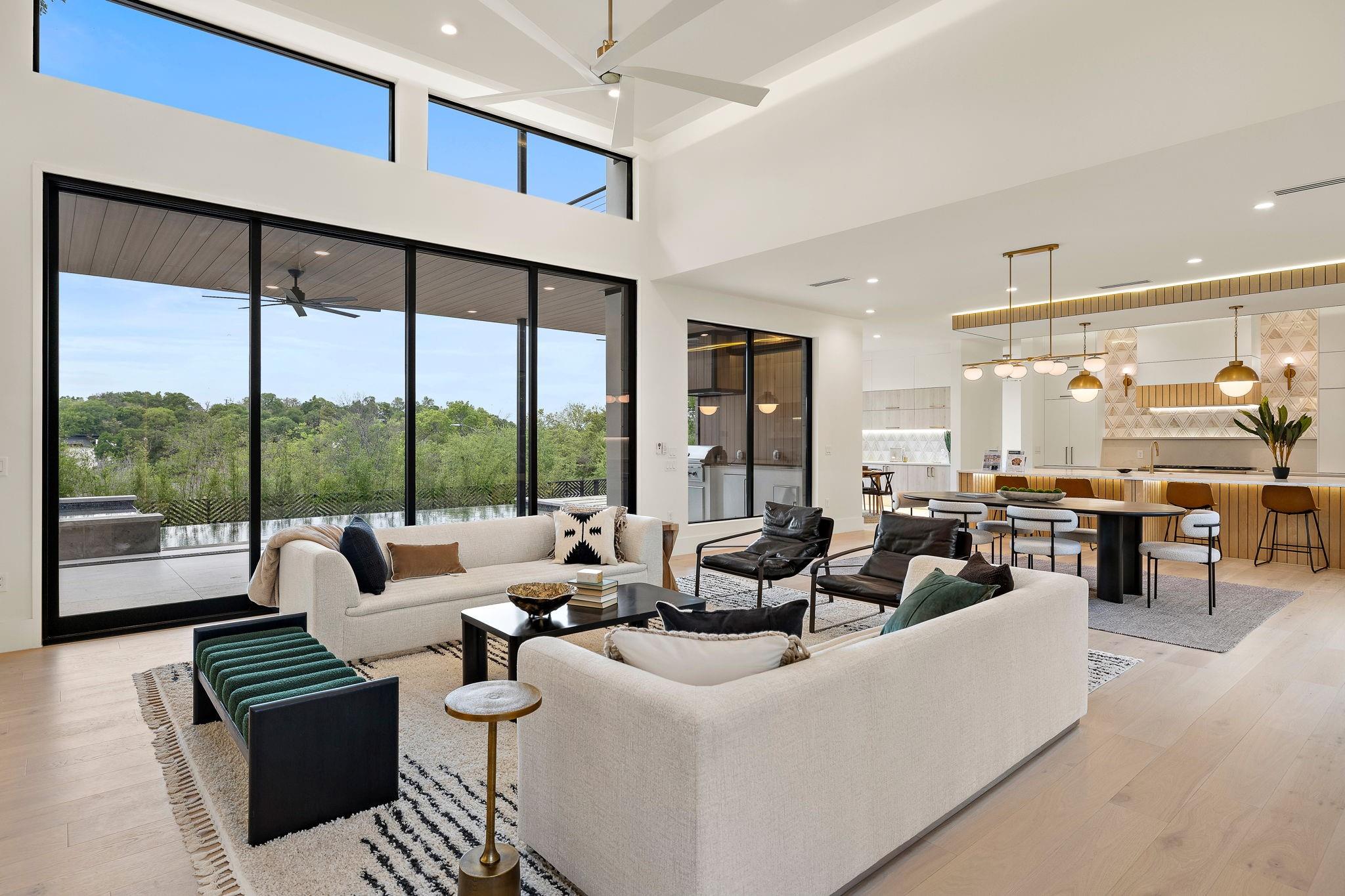 2401 Oakhaven Cir, Austin, TX 78704