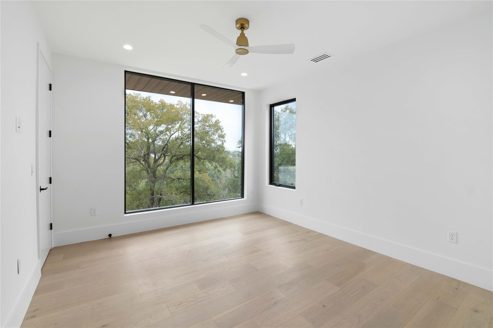 2401 Oakhaven Cir, Austin, TX 78704