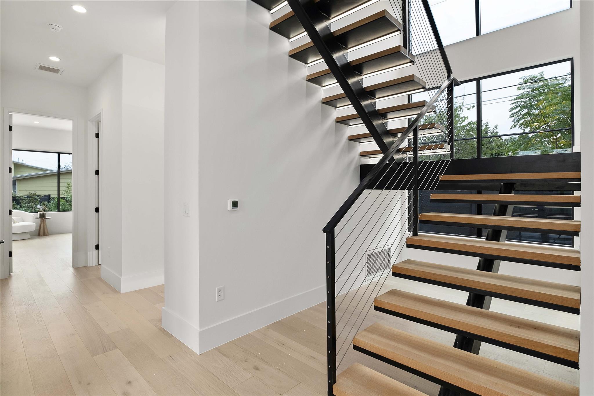 2401 Oakhaven Cir, Austin, TX 78704