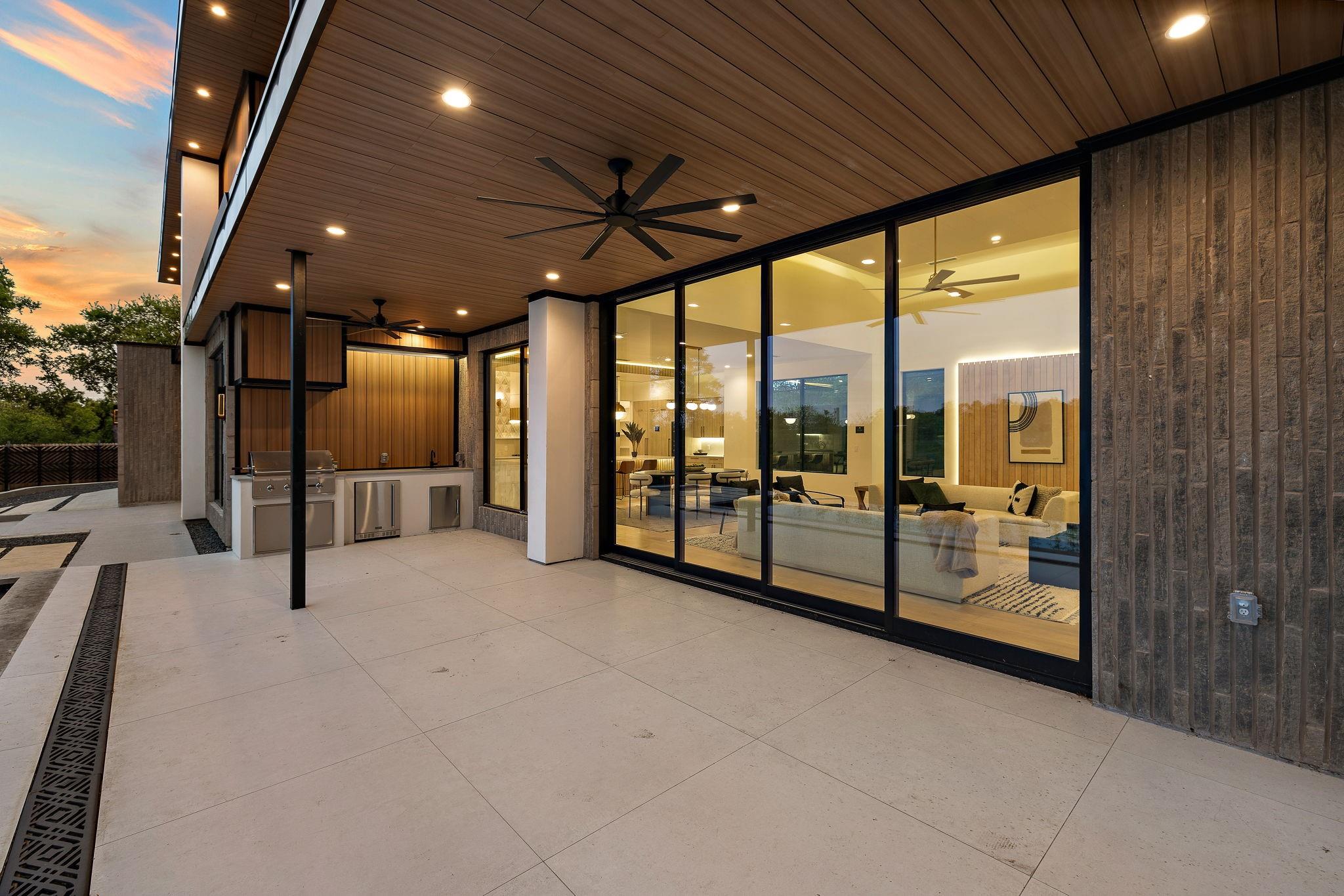 2401 Oakhaven Cir, Austin, TX 78704