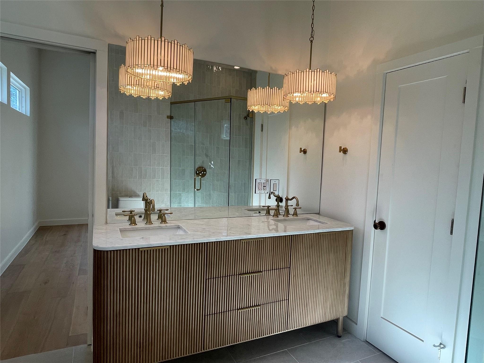 1207 Lexington St, Taylor, TX 76574