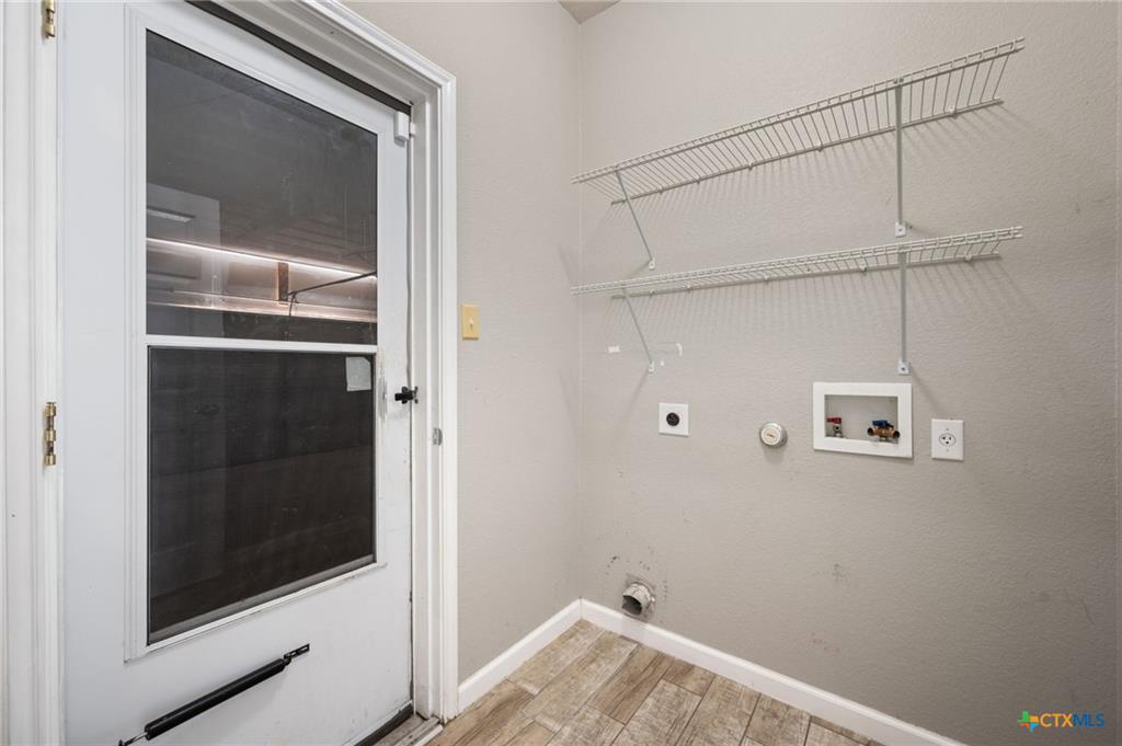 202 Flinn St, Hutto, TX 78634