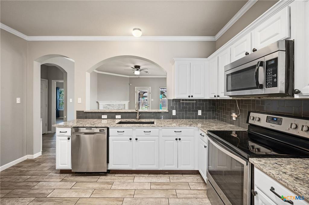 202 Flinn St, Hutto, TX 78634