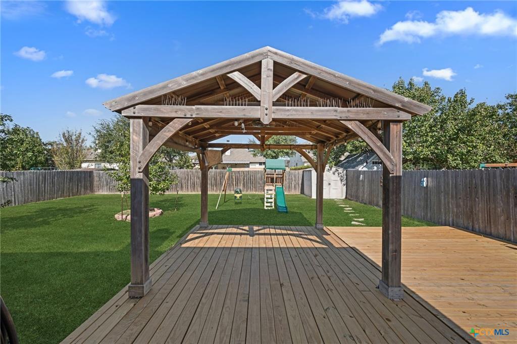 202 Flinn St, Hutto, TX 78634