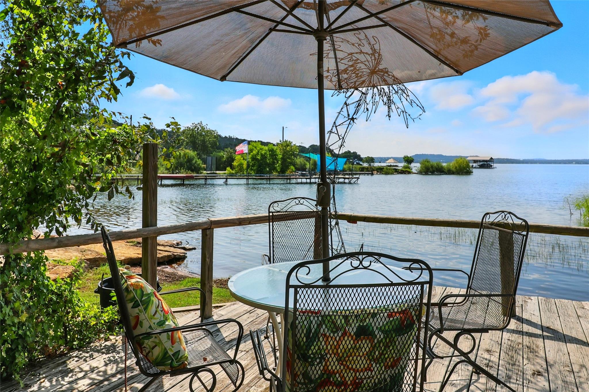 201 Lakewood Dr, Burnet, TX 78611