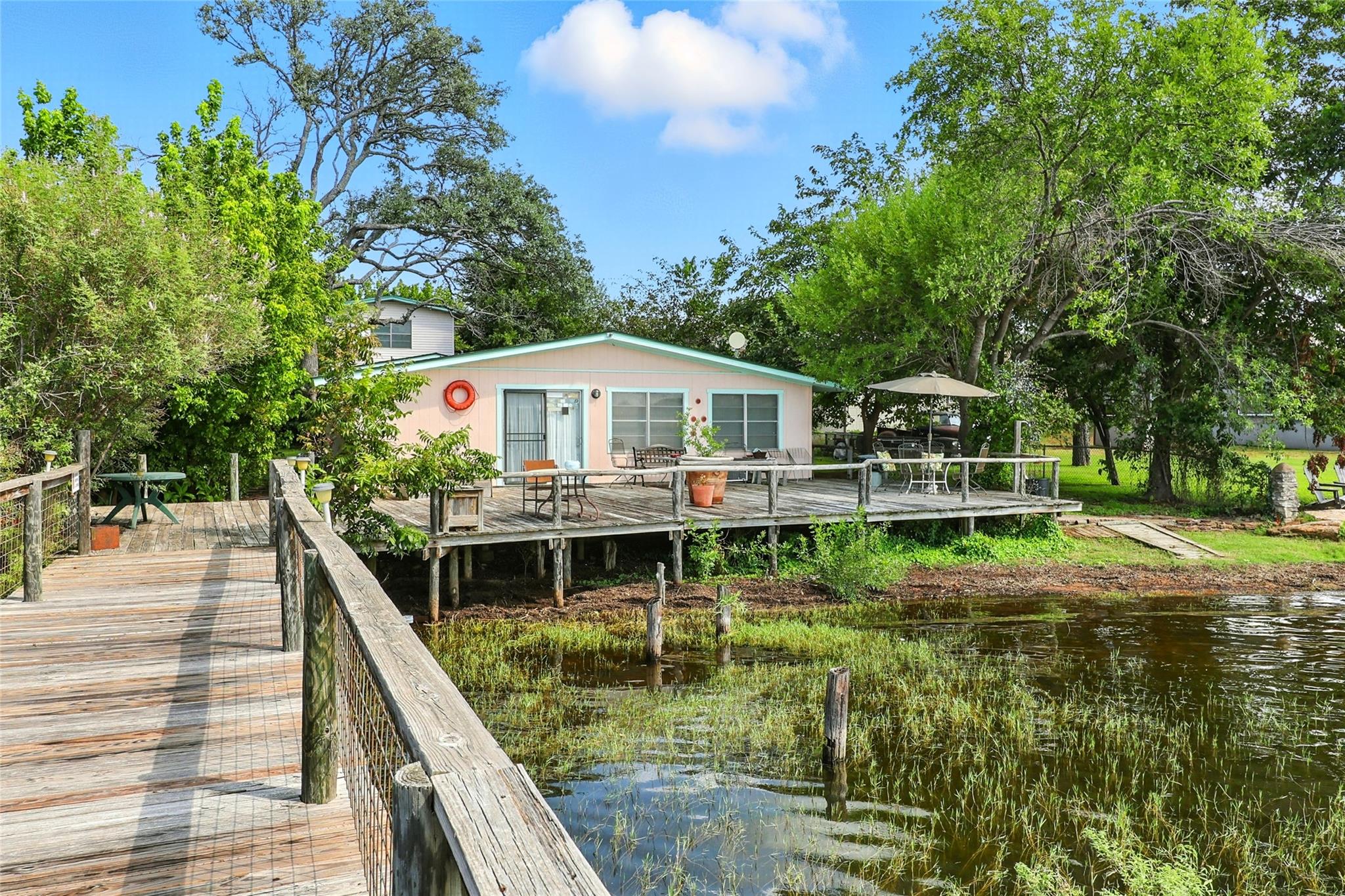 201 Lakewood Dr, Burnet, TX 78611