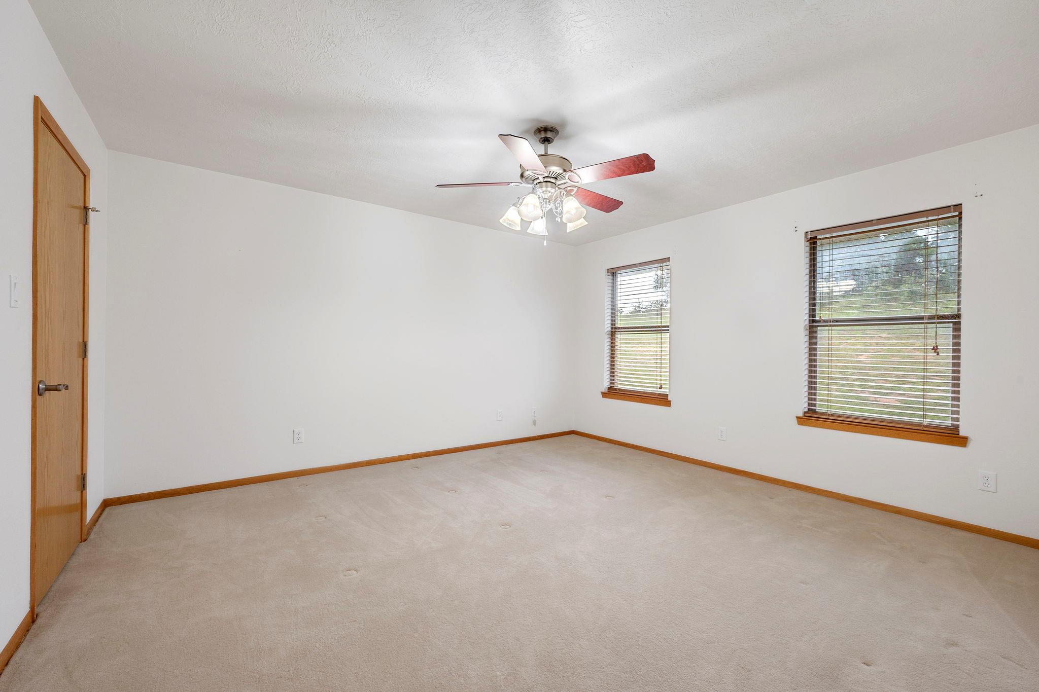 640 W F Ave, Milano, TX 76556