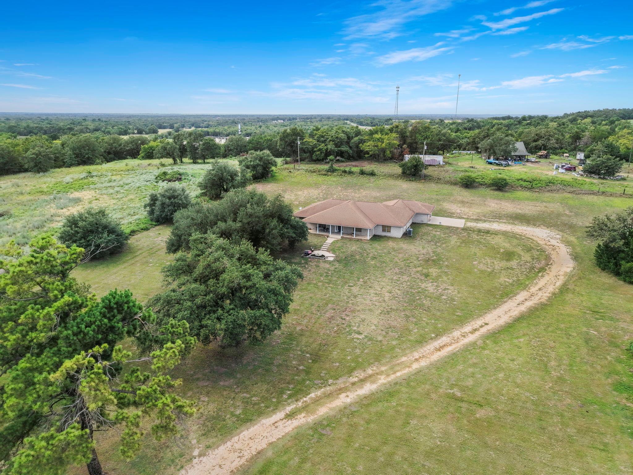640 W F Ave, Milano, TX 76556